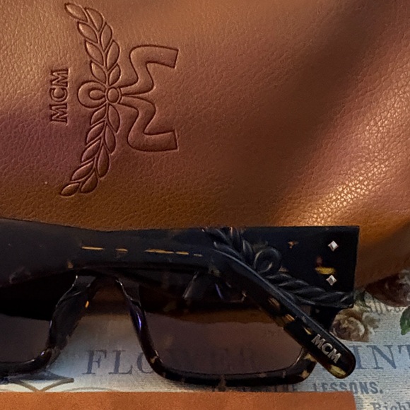 MCM Black and Brown Tortoise Sunglasses with  Branded Carrying Case - Picture 11 of 11